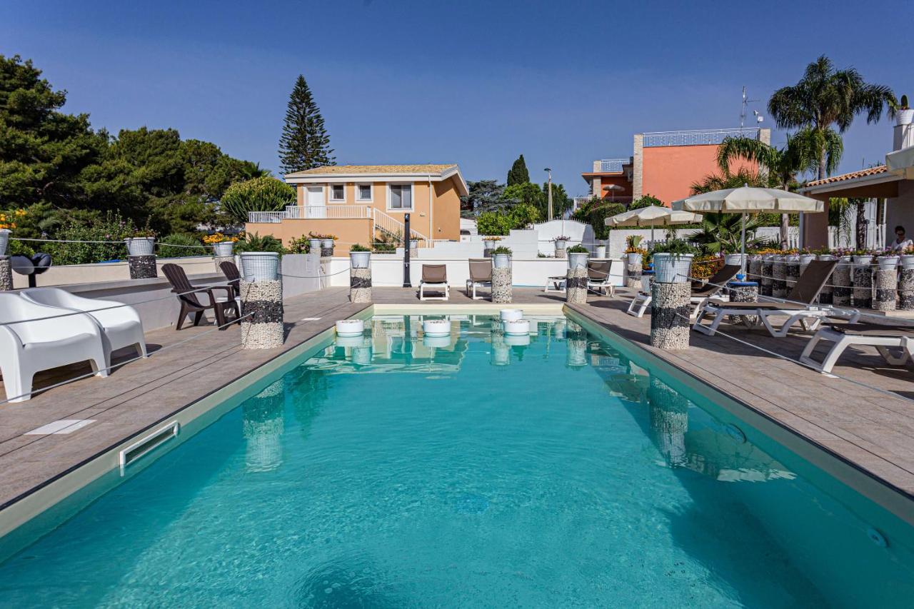 Small Luxury Apartments Pool And Sea View - Stella Del Mare Fontane Bianche Exterior photo