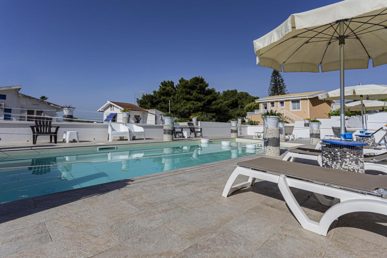 Small Luxury Apartments Pool And Sea View - Stella Del Mare Fontane Bianche Exterior photo